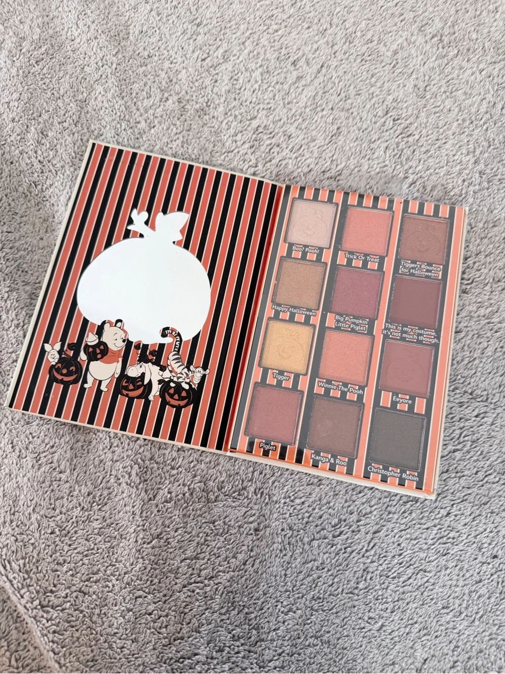 Disney Winnie the Pooh Happy Halloween Eyeshadow Palette 12 Shades NEW